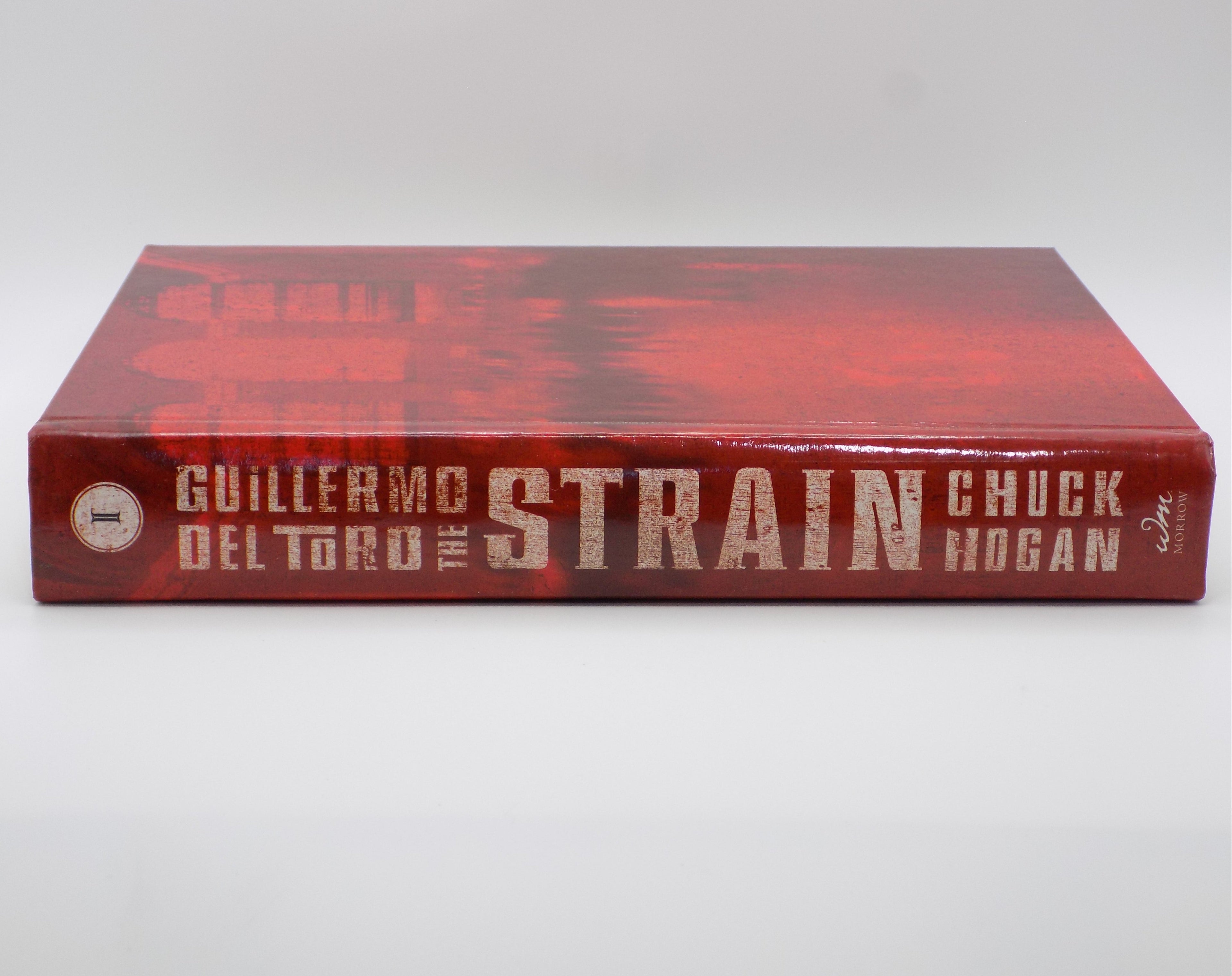 The Strain by Guillermo Del Toro & Chuck Hogan [1st Ed.] · William Morrow, 2009