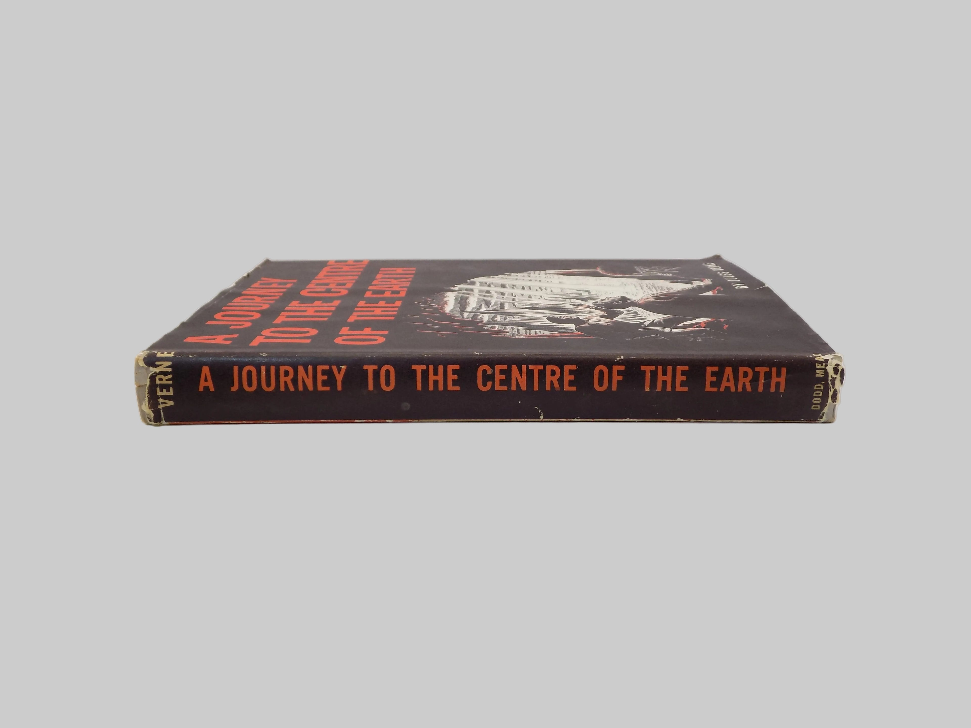 A Journey To The Centre Of The Earth by Jules Verne |1959, Hardcover B.C.E.