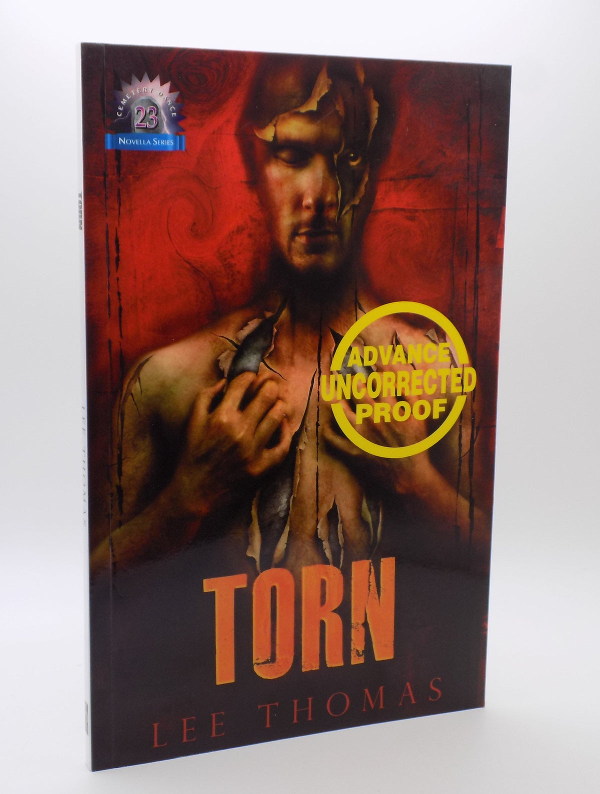 Torn  by Lee Thomas [Advance Uncorrected Proof] ·Cemetery Dance, 2011