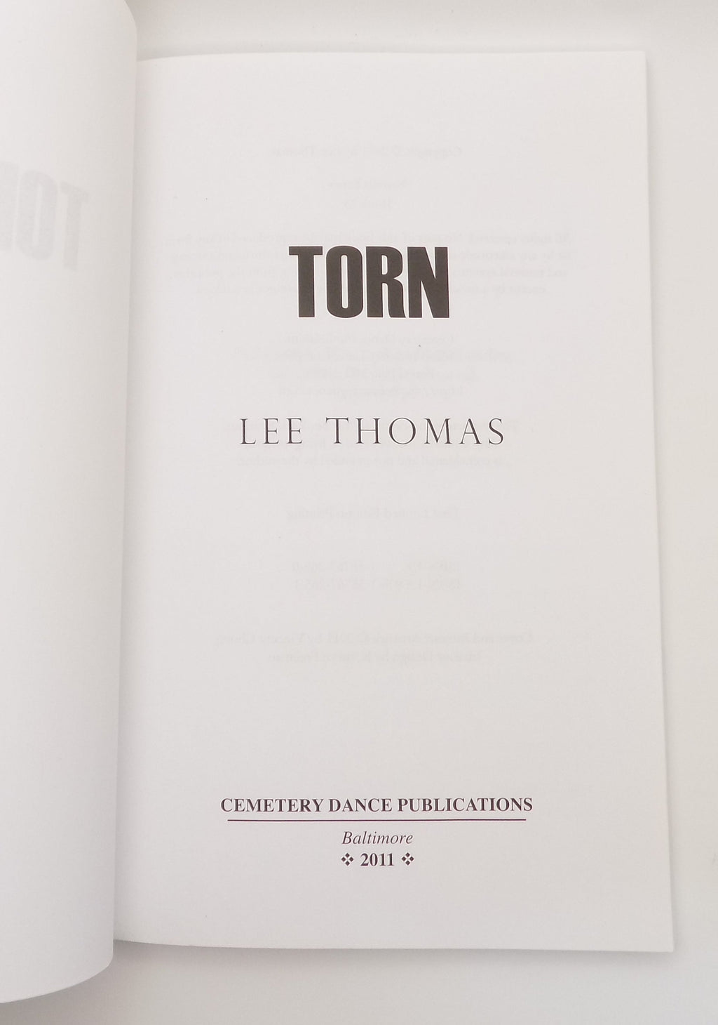 Torn  by Lee Thomas [Advance Uncorrected Proof] ·Cemetery Dance, 2011