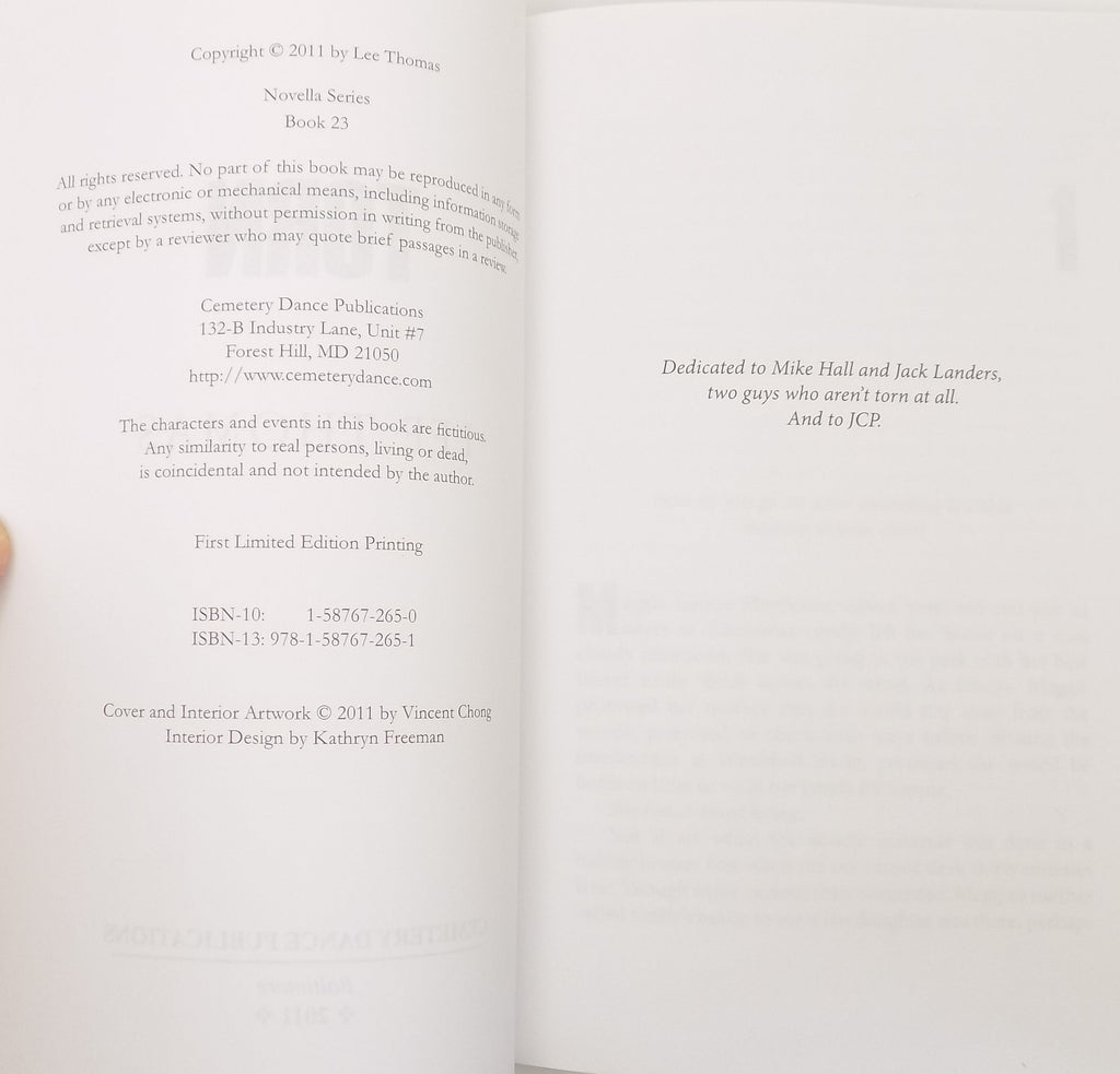 Torn  by Lee Thomas [Advance Uncorrected Proof] ·Cemetery Dance, 2011