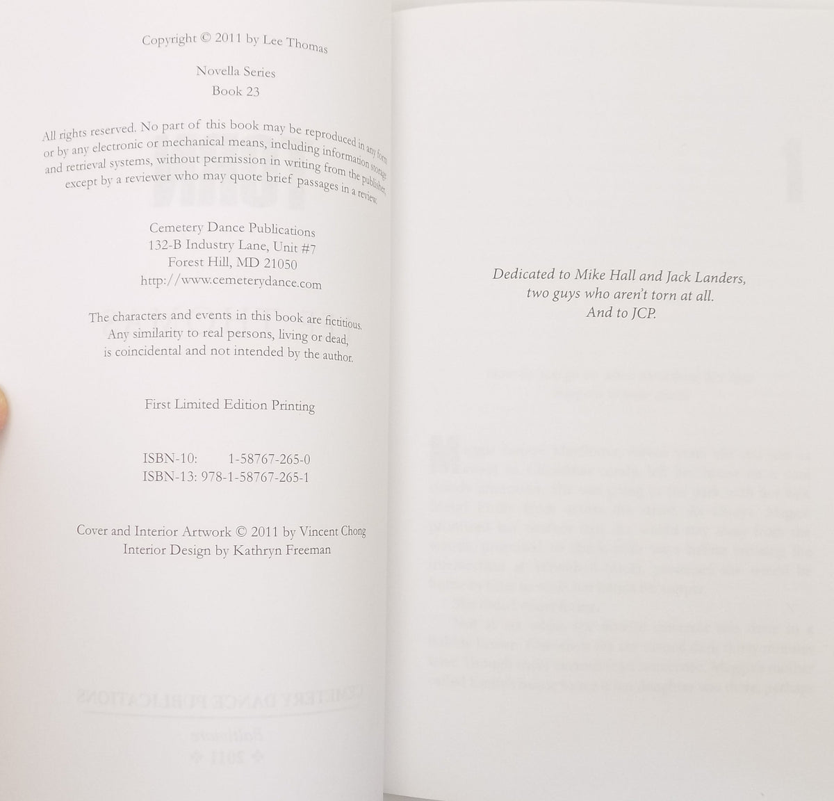 Torn  by Lee Thomas [Advance Uncorrected Proof] ·Cemetery Dance, 2011