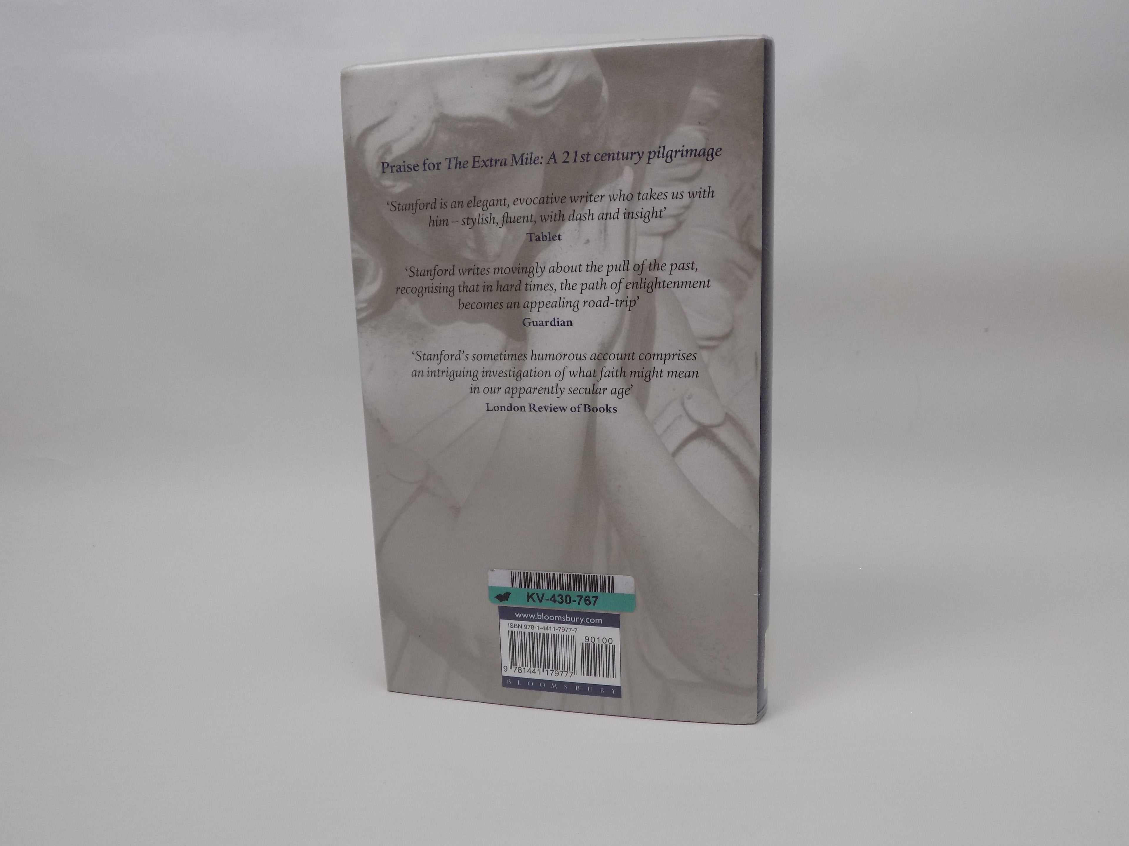 How to Read a Graveyard by Peter Stanford · Bloomsbury Books · Ex-Library