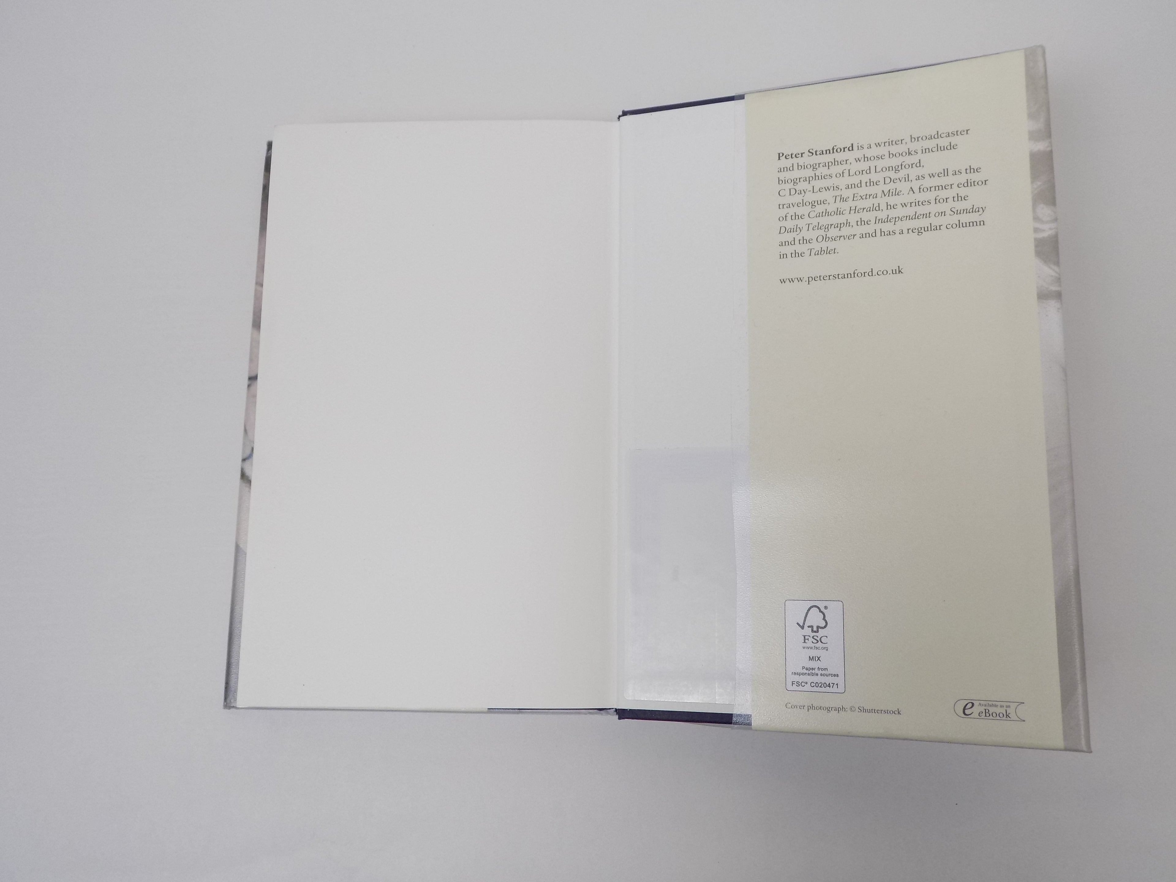 How to Read a Graveyard by Peter Stanford · Bloomsbury Books · Ex-Library