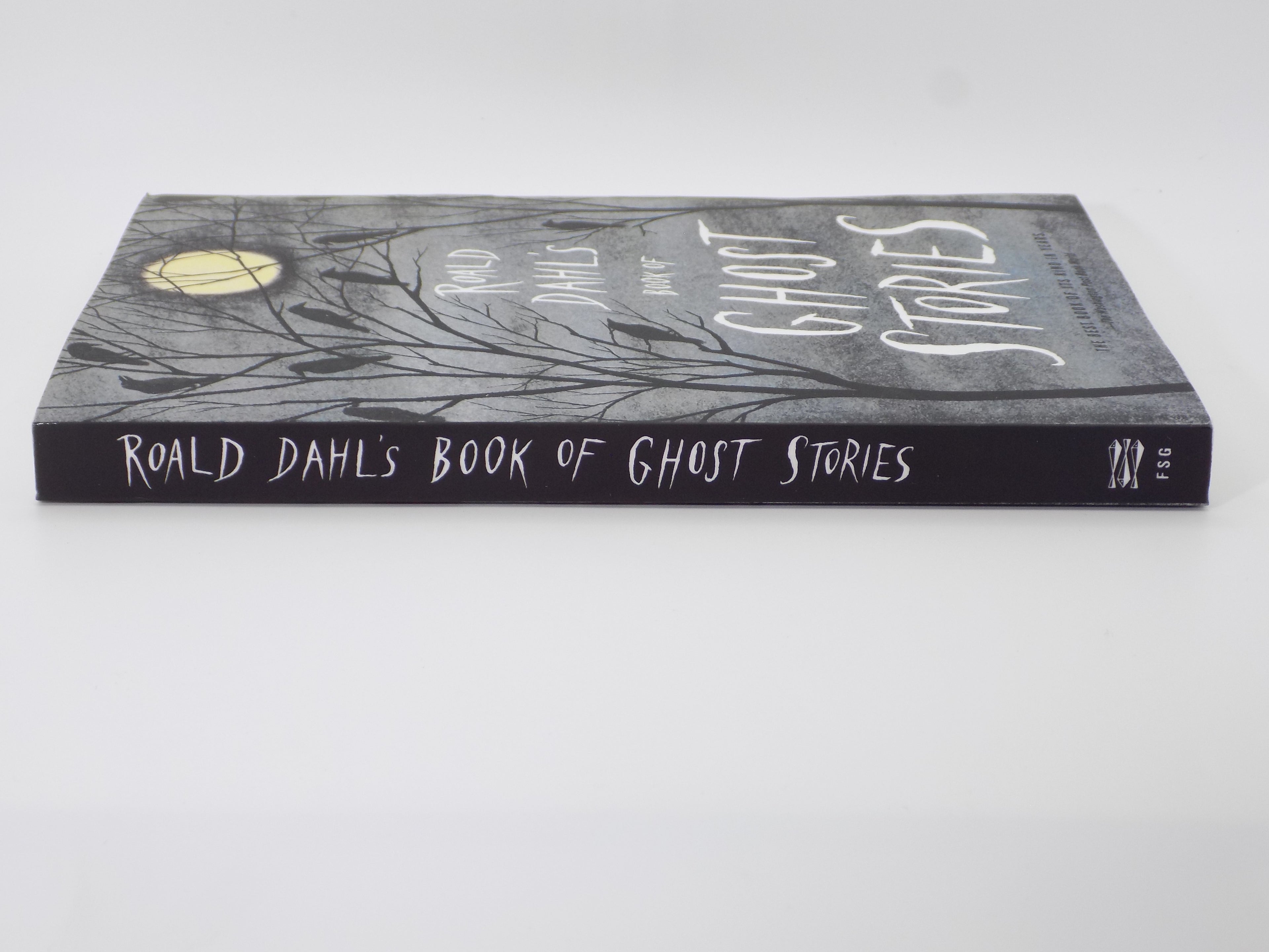 Roald Dahl’s Book of Ghost Stories [Farrar, Straus & Giroux, 2024]