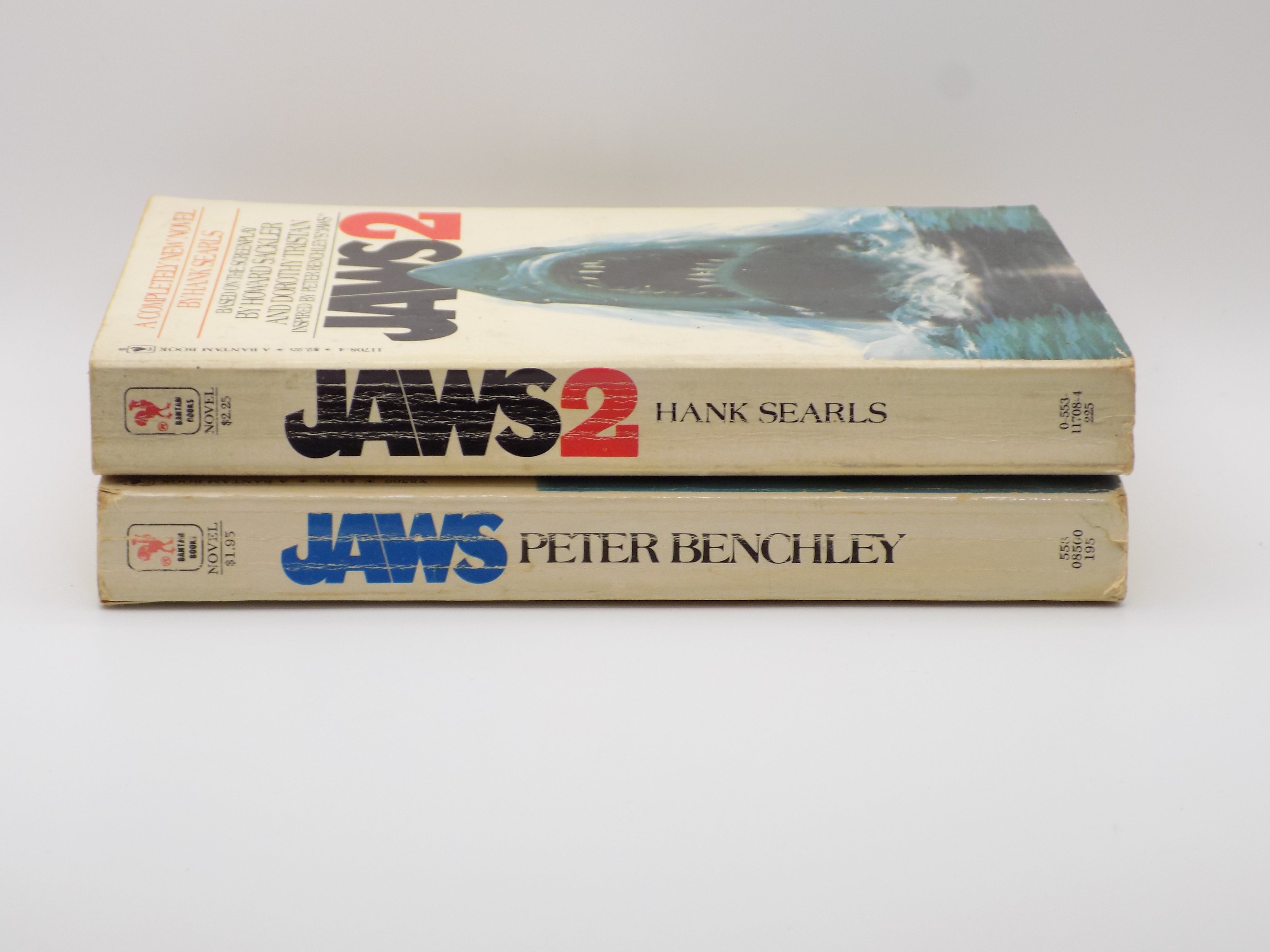 Jaws & Jaws 2 by Peter Benchley & Hank Searls [Paperbacks, Bantam]