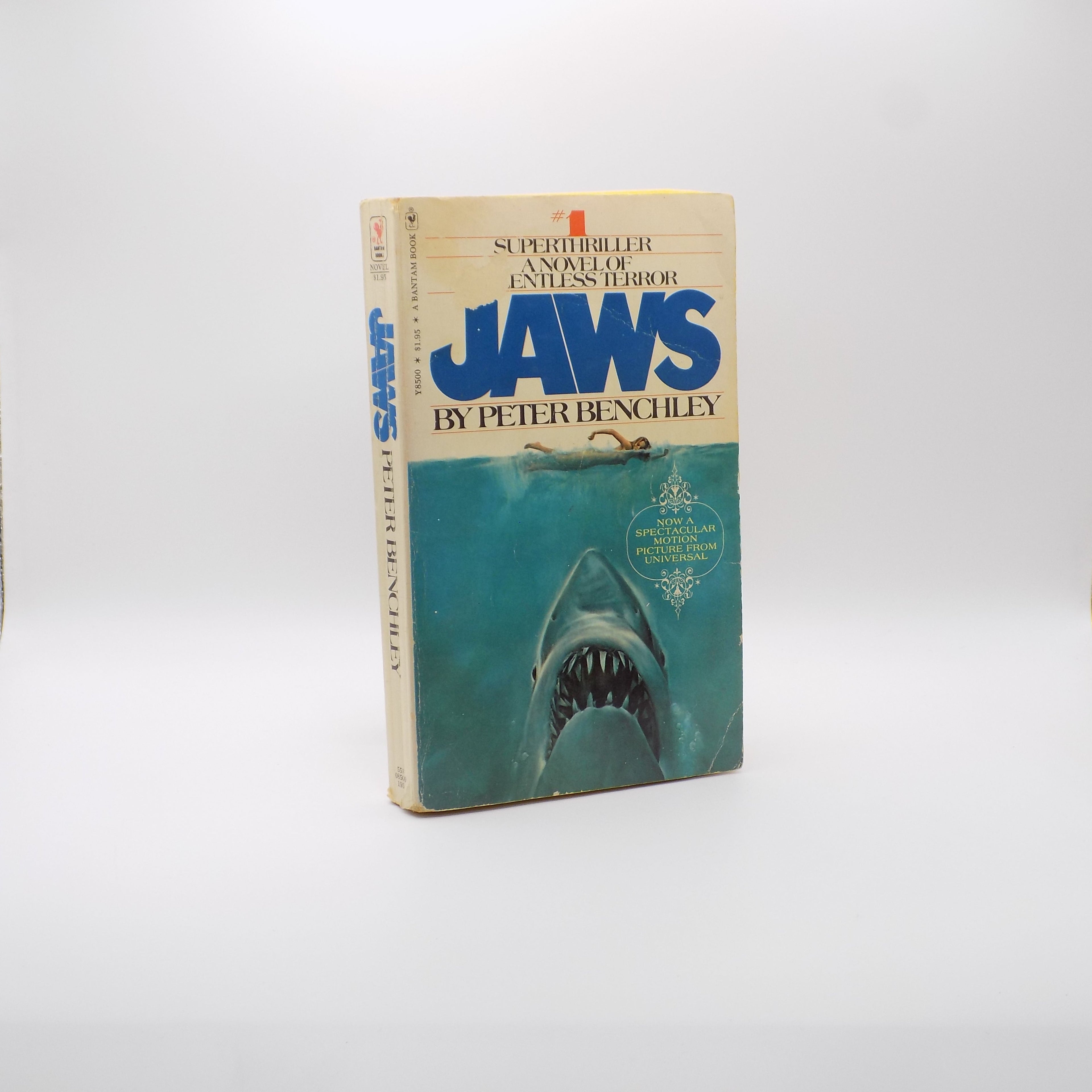 Jaws & Jaws 2 by Peter Benchley & Hank Searls [Paperbacks, Bantam]