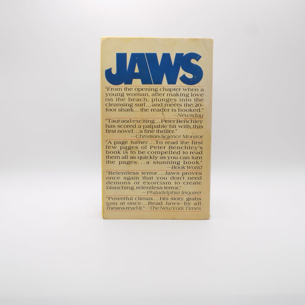 Jaws & Jaws 2 by Peter Benchley & Hank Searls [Paperbacks, Bantam]