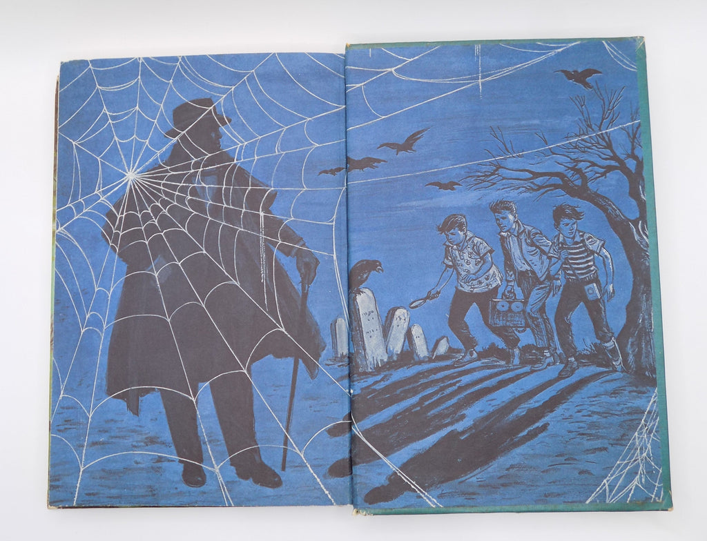Alfred Hitchcock · The Mystery of the Shrinking House by William Arden [1972, Hardcover]