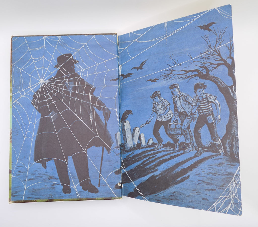 Alfred Hitchcock · The Mystery of the Shrinking House by William Arden [1972, Hardcover]